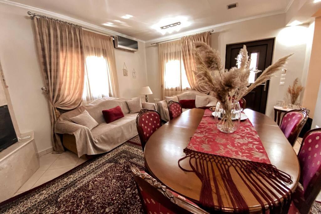 A Home Away From Home Trikala  Exterior photo